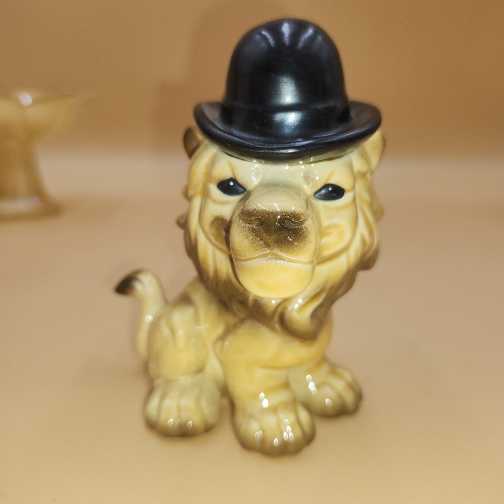 Goebel Lion Figure with Derby Bowler Hat 33-505 figurine
